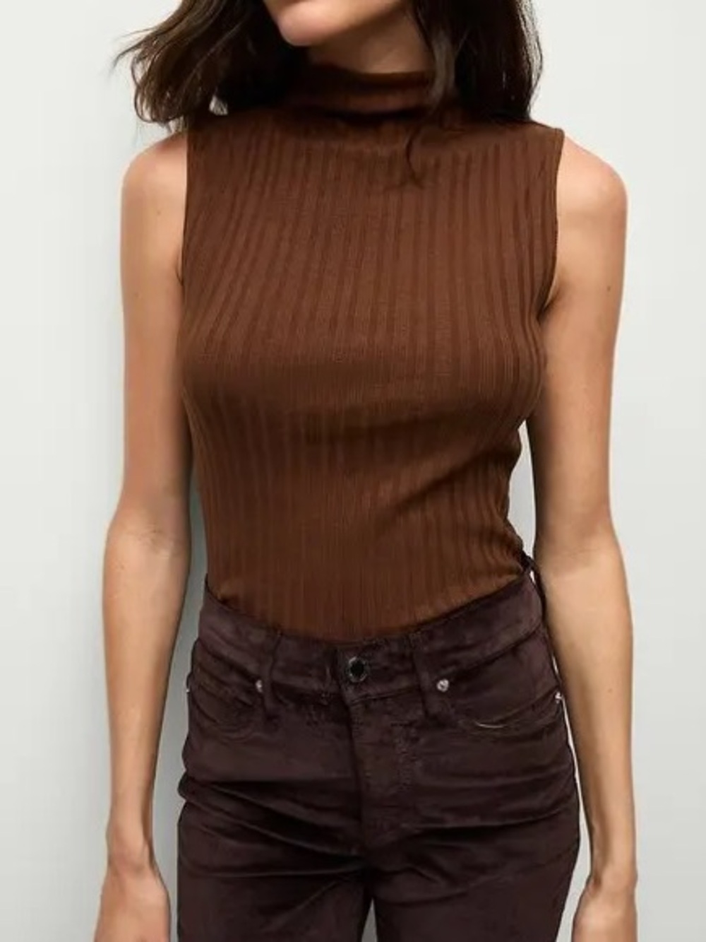 Veronica Beard Álora Top in Dark Cocoa💫